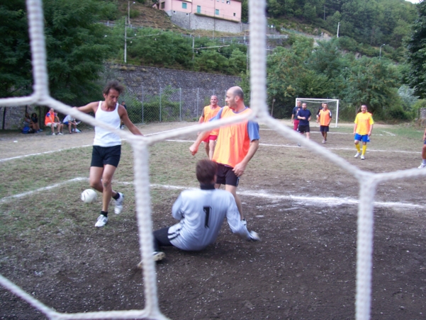  Image name: Calcio39.jpg 
 width: 601 pixel 
 height: 452 pixel 
 Size: 263941 bytes 
 Click to enlarge 